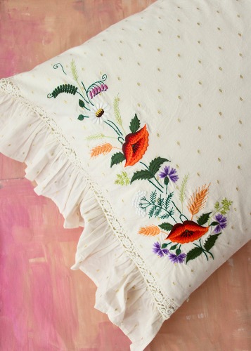 Bonjour Pillow case with lace flower